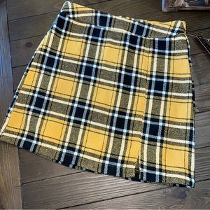 NWT! No Boundary plaid skirt